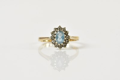 Lot 166 - A 9ct yellow gold flower head dress ring, size...