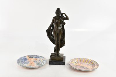 Lot 2696 - A modern bronze figure of a female nude, on...