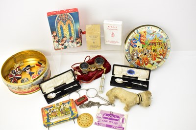 Lot 391 - A group of various mixed collectables...