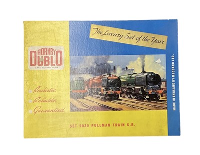 Lot 517 - HORNBY; a OO gauge 2035 Pullman train set...