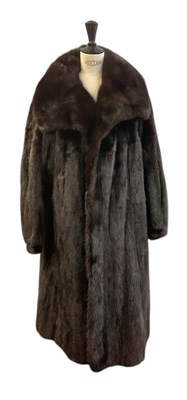 Lot 490 - A mink fur coat.