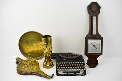 Lot 397 - A group of mixed collectables comprising a...