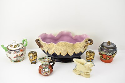 Lot 569 - Mixed collectable pottery comprising a...