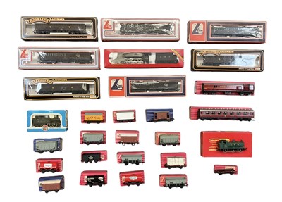Lot 503 - A collection of boxed OO rolling stock and...