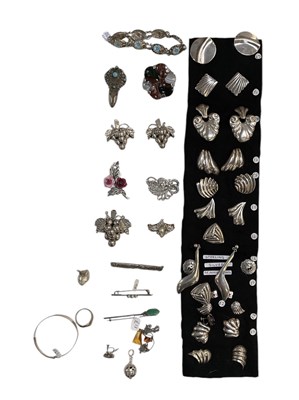 Lot 1519 - A quantity of 925 hallmarked silver and white...