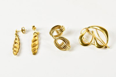 Lot 1682 - Two pairs of 9ct yellow gold earrings and a...