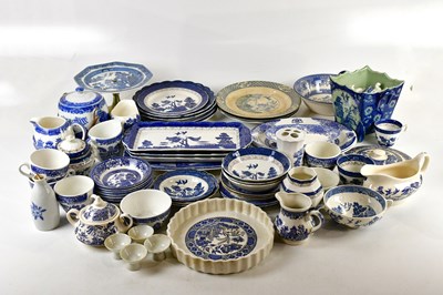 Lot 2772 - A collection of blue and white transfer...