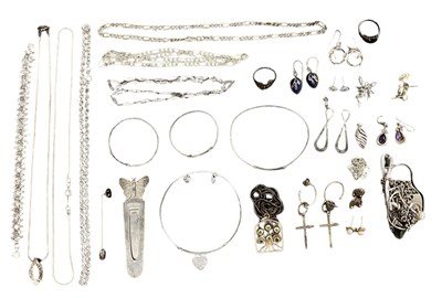 Lot 1468 - A collection of mostly modern silver jewellery...