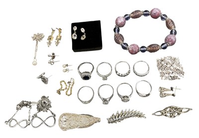 Lot 1542 - A small quantity of mixed costume jewellery...