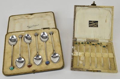 Lot 1328 - ADOLPH SCOTT; a cased George V hallmarked...