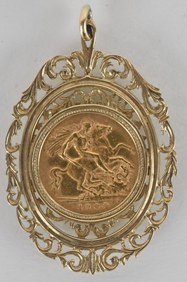 Lot 1374 - An Edward VII 1904 half sovereign set in 9ct...