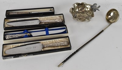 Lot 1243 - Four cased silver plated fish servers, a...