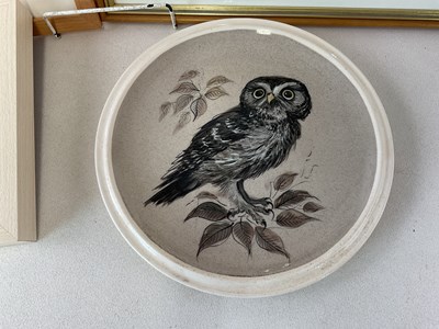 Lot 35 - OWLS; a ceramic owl plate, by Stuart Bass, a...