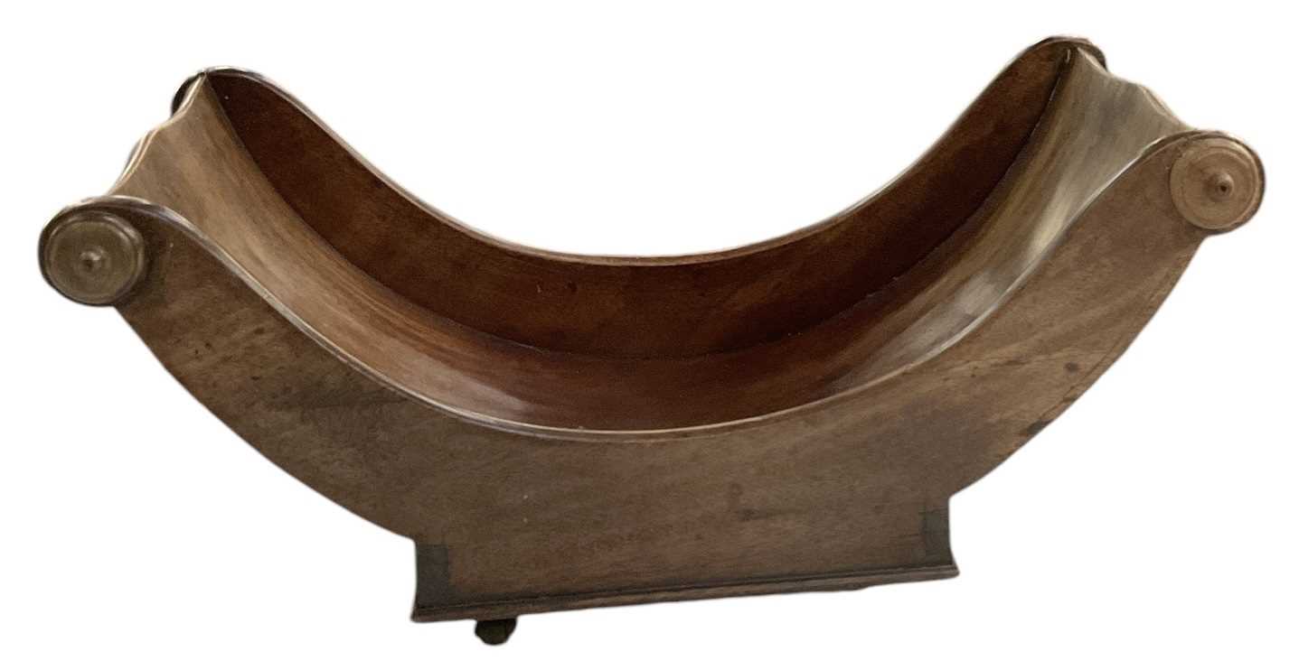 Lot 357 - A 19th century mahogany cheese dish of