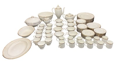 Lot 540 - WEDGWOOD; a part twelve setting tea and dinner...