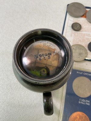 Lot 33 - A quantity of collectors' items, to include...