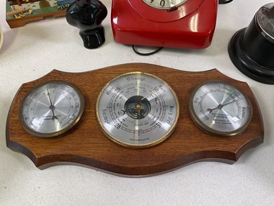 Lot 39 - Collectors' items to include plated ware, oil...