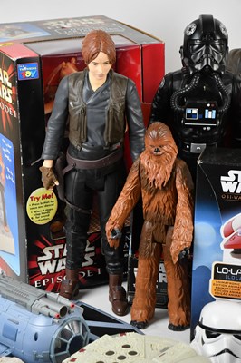 Lot 17 - STAR WARS; a collection of figures, including...