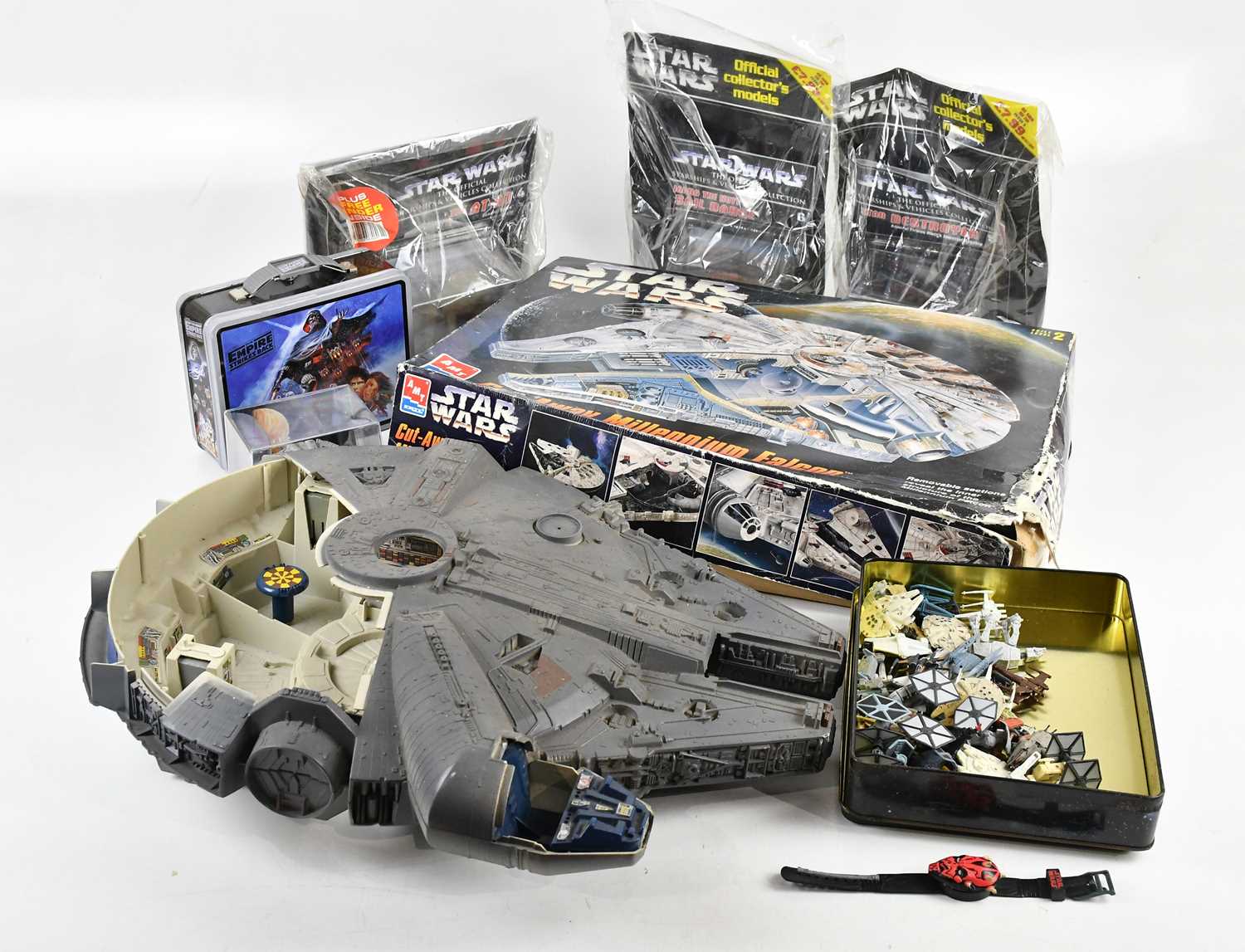 Lot 18 - STAR WARS; a collection of models, including...