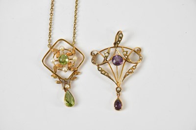 Lot 1657 - An Edwardian 15ct yellow gold peridot and seed...