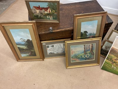 Lot 17 - A group of collectors' items, to include two...