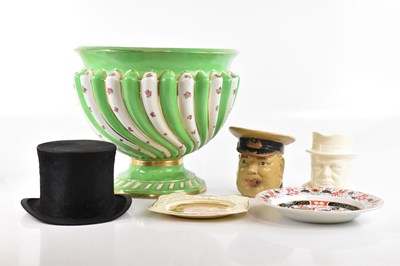 Lot 2779 - A small collection of decorative ceramics...