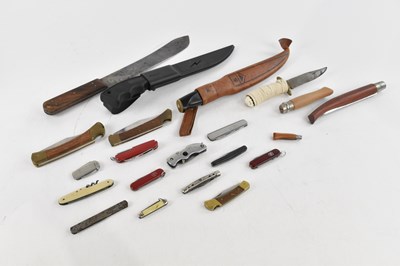Lot 2580 - A collection of pen and fish knives, including...