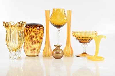 Lot 2840 - A mixed lot of amber coloured art glass...
