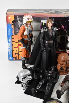 Lot 12 - STAR WARS; a collection of models, figures and...