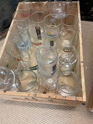 Lot 27 - A group of collectors' items, to include two...