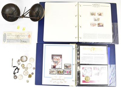 Lot 160 - A collectors' lot to include two 'The Royal...