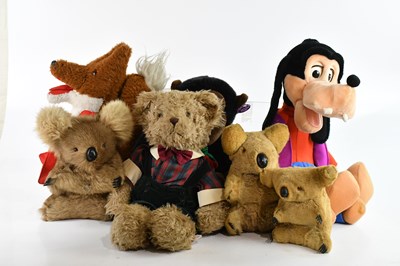 Lot 169 - A collection of vintage bears, including wind...