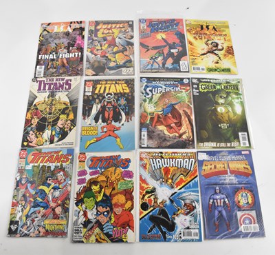 Lot 204 - DC COMICS; a large collection of 400+ comics...