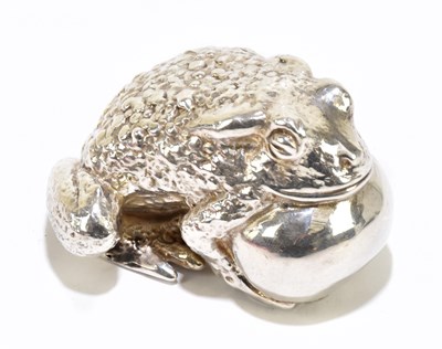 Lot 1165 - A modern hallmarked silver model of a bull frog