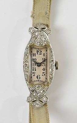 Lot 1842 - A lady's Art Deco platinum and diamond...