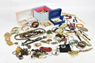 Lot 437 - A large quantity of costume jewellery...