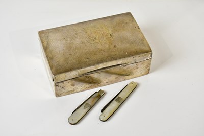 Lot 1379 - A George V hallmarked silver wood lined...