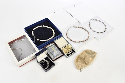 Lot 476 - A small group of costume jewellery comprising...