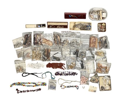 Lot 903 - A large quantity of assorted 925 silver...