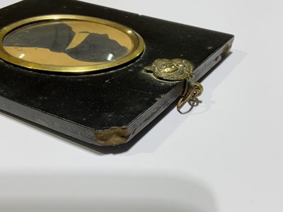 Lot 8 - A set of four early 19th century silhouette...