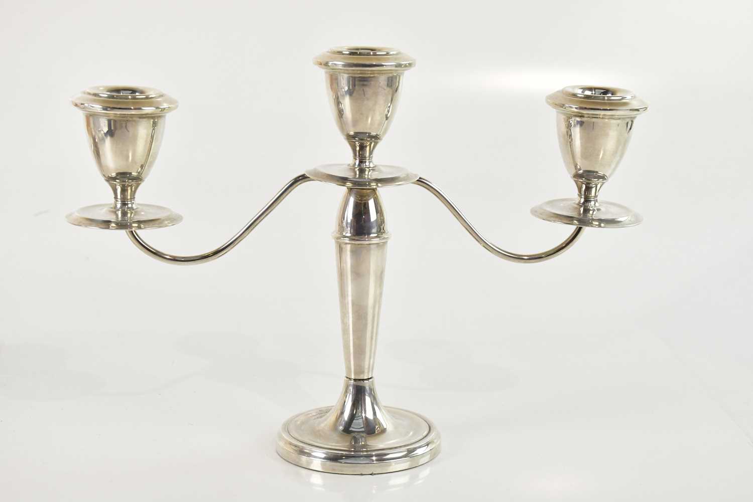 Lot 35 - M KAMIN & CO LTD; an Elizabeth II hallmarked...