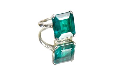 Lot 27 - An important Art Deco white metal emerald and...
