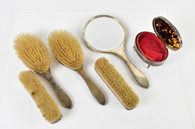 Lot 96 - WILLIAM COMYNS; an Edward VII hallmarked...