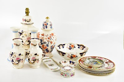 Lot 1629 - A collection of assorted decorative ceramics...