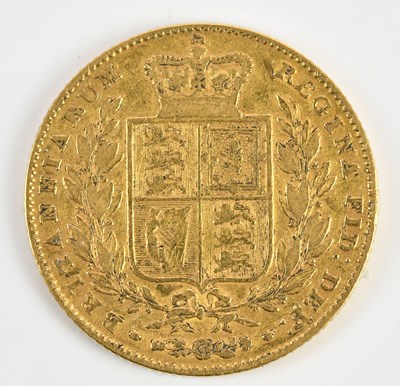 Lot 1490 - A Victorian full sovereign, 1847, shield back,...