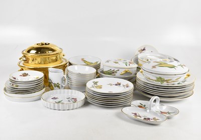 Lot 1512 - ROYAL WORCESTER; a large collection of...