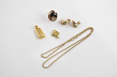 Lot 1 - A group of jewellery comprising a 9ct yellow...