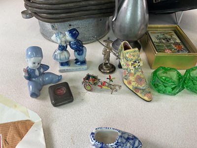 Lot 42 - A collectors' lot, to include a replica ship's...