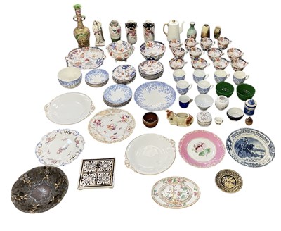 Lot 548 - A quantity of assorted sundry ceramics,...