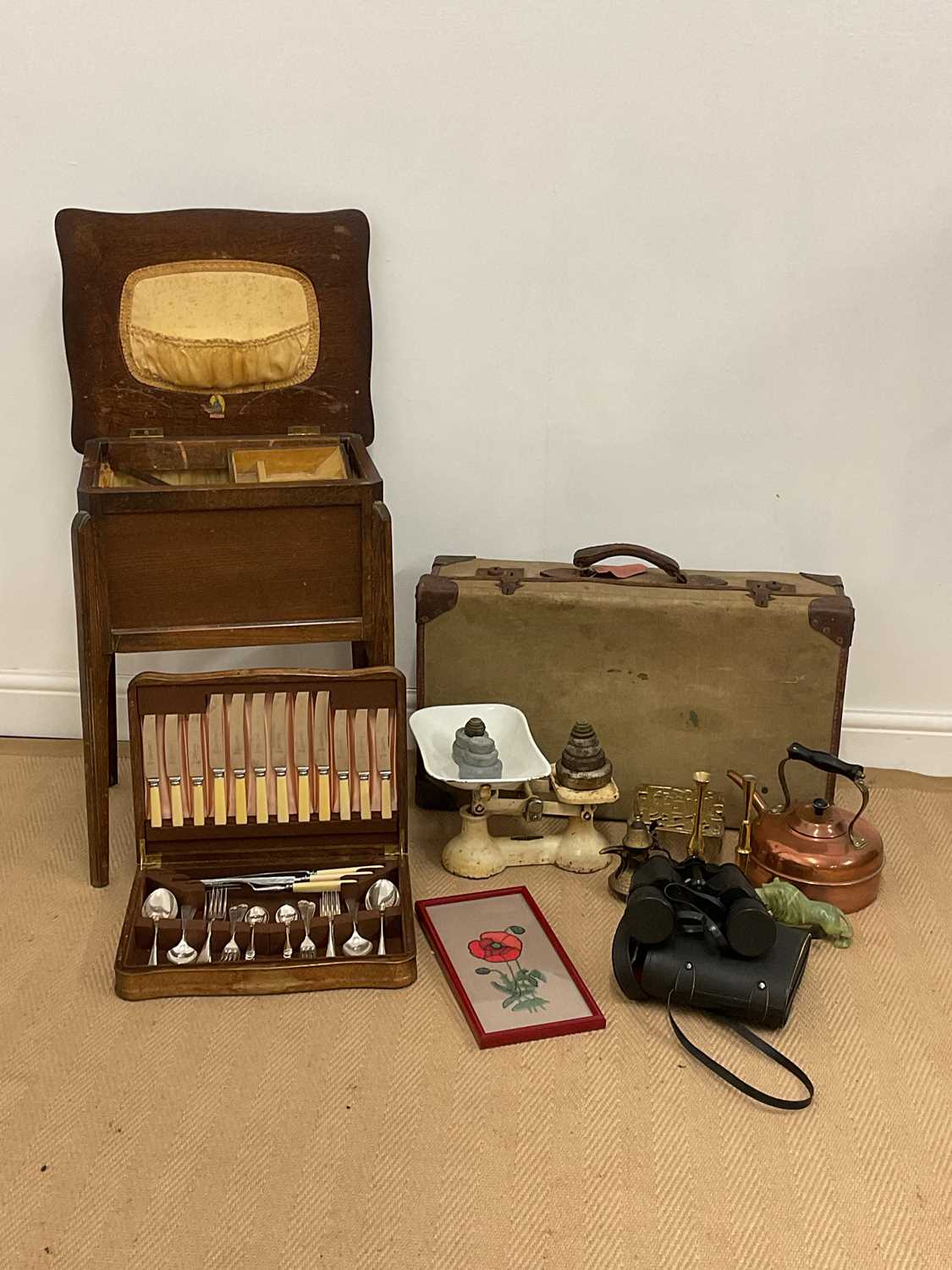 Lot 20 - Collectors' items, including an oak sewing box,...